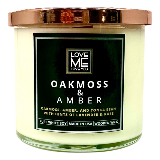 OAKMOSS & AMBER wood-wick candle in cream glass jar with green label
